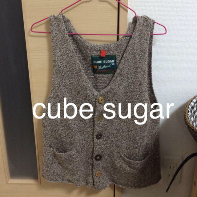 CUBE SUGAR(キューブシュガー)のCUBE SUGAR＃ウールベスト レディースのトップス(ベスト/ジレ)の商品写真