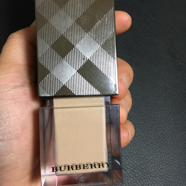 BURBERRY(バーバリー)のBURBERRY フレッシュグロウ ファンデーション No.12 オークルヌード コスメ/美容のベースメイク/化粧品(ファンデーション)の商品写真