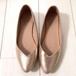 ザラ(ZARA)の■■新品■■ゴールドのフラットパンプスsize７♡23.5〜24.0㎝■(ハイヒール/パンプス)