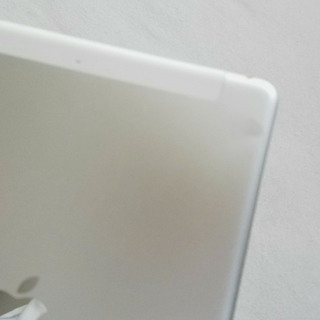 Apple(アップル)の鍋屋様専用!!  iPad air  wifi+cellular 16G au スマホ/家電/カメラのPC/タブレット(タブレット)の商品写真