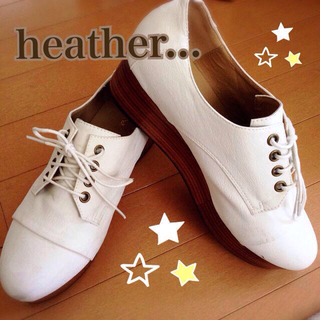 ヘザー(heather)のheather☆厚底ホワイトシューズ(ローファー/革靴)