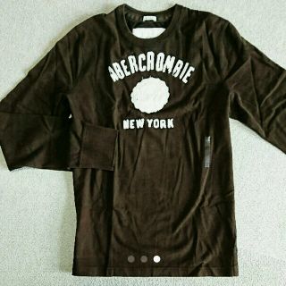 アバクロンビーアンドフィッチ(Abercrombie&Fitch)の【新品】アバクロ アップリケロングＴシャツ(Tシャツ/カットソー(七分/長袖))