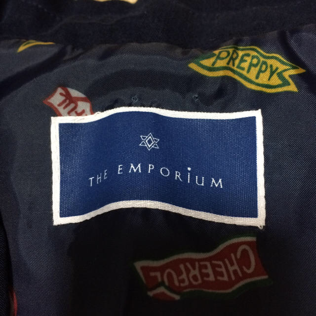 THE EMPORIUM(ジエンポリアム)のTHE EMPOLIUM ネイビーのジャケット 値下げ交渉可 レディースのジャケット/アウター(テーラードジャケット)の商品写真