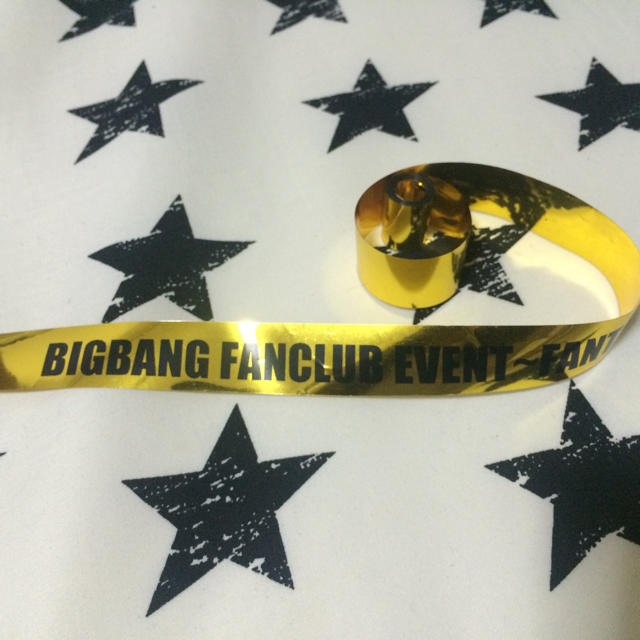 BIGBANG(ビッグバン)のBIGBAN 2016 ファンミ 銀テープ エンタメ/ホビーのタレントグッズ(アイドルグッズ)の商品写真