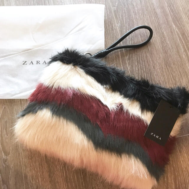 ZARA(ザラ)の新品 ザラ ZARA ファー クラッチバッグ ショルダーバッグ レディースのバッグ(クラッチバッグ)の商品写真