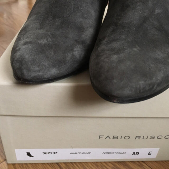 FABIO RUSCONI(ファビオルスコーニ)のファビオルスコーニ35Eグレー系ショートブーツスエードブーティー レディースの靴/シューズ(ブーツ)の商品写真