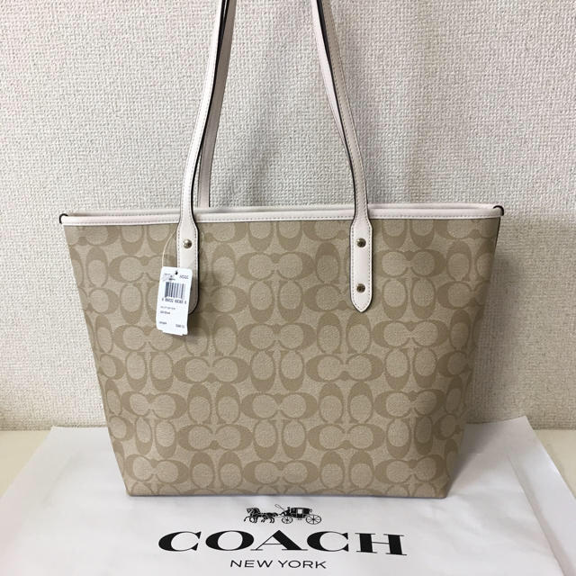 COACH(コーチ)の【新品】COACH★トートバッグ オフホワイト レディースのバッグ(トートバッグ)の商品写真