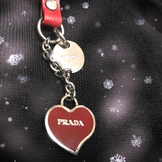 PRADA(プラダ)の【PRADA】プラダ ストラップ(箱付き) スマホ/家電/カメラのスマホアクセサリー(ストラップ/イヤホンジャック)の商品写真