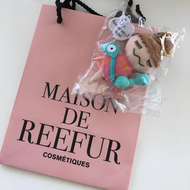 Maison de Reefur(メゾンドリーファー)の【柚もいさん専用】梨花ちゃん人形 ショッパー付き★ レディースのファッション小物(キーホルダー)の商品写真