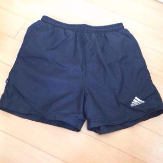 アディダス(adidas)のスポーツパンツ！(ショートパンツ)