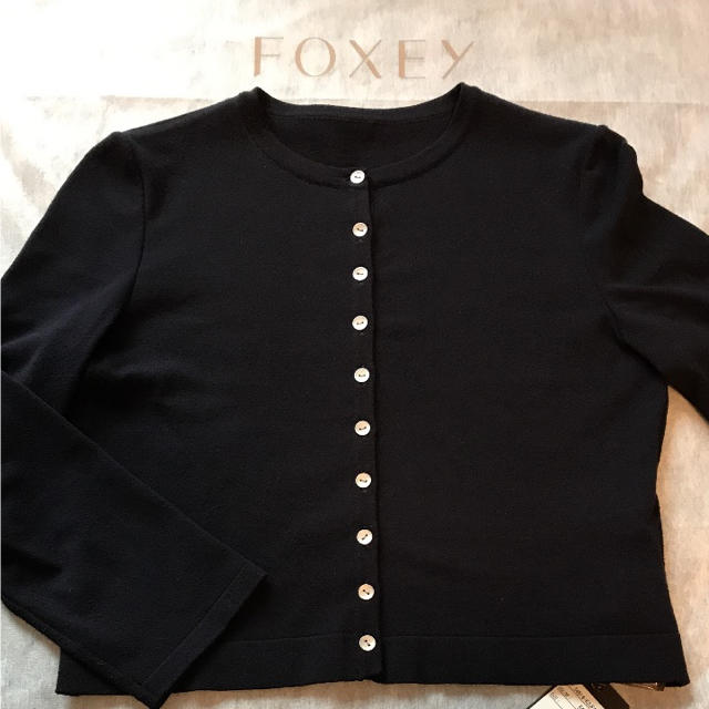 FOXEY(フォクシー)の♡専用♡大人気♡FOXEY カーディガン ネイビー 38 レディースのトップス(カーディガン)の商品写真