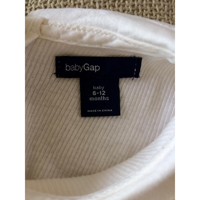 babyGAP(ベビーギャップ)のbabyGap襟付きロンパース キッズ/ベビー/マタニティのベビー服(~85cm)(ロンパース)の商品写真