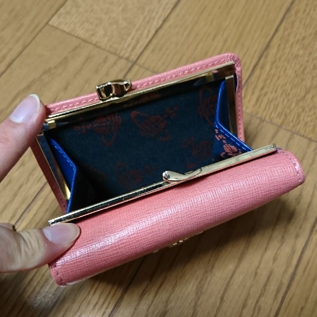 Vivienne Westwood(ヴィヴィアンウエストウッド)の【極美品】vivienne westwood ワンポイント 二つ折り財布 ピンク レディースのファッション小物(財布)の商品写真