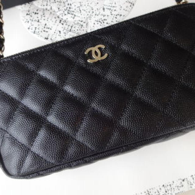 CHANEL(シャネル)の完売！シャネルチェーンウォレット キャビアスキンゴールド レディースのファッション小物(財布)の商品写真