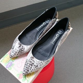 ジェフリーキャンベル(JEFFREY CAMPBELL)の【JEFFREY CAMPBELL】パイソン柄フラットパンプス 36(ハイヒール/パンプス)