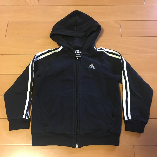 adidas(アディダス)のadidas パーカー 130cm キッズ/ベビー/マタニティのキッズ服男の子用(90cm~)(ジャケット/上着)の商品写真