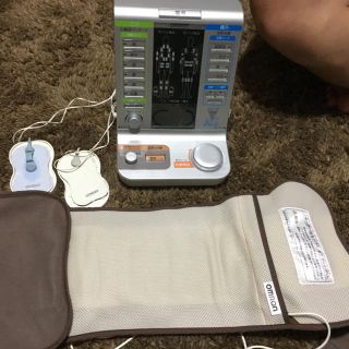 オムロン(OMRON)のOMRON☆低周波機(マッサージ機)