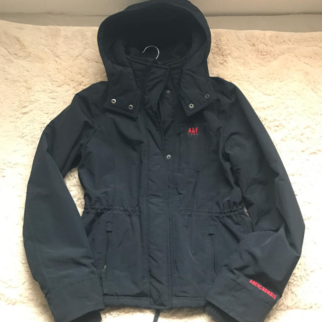 Abercrombie&Fitch(アバクロンビーアンドフィッチ)のAbercrombie & Fitch アバクロ アウター レディースのジャケット/アウター(ナイロンジャケット)の商品写真