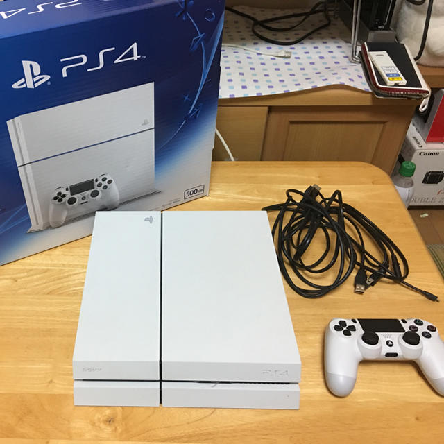 PlayStation4(プレイステーション4)のPS4本体 CUH-1200A B02 500GB 箱付き エンタメ/ホビーのゲームソフト/ゲーム機本体(家庭用ゲーム機本体)の商品写真