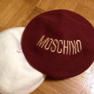 モスキーノ(MOSCHINO)のシェリル様専用★MOSCHINO茶色のベレー帽、白のベレー帽★美品 レトロモダン(ハンチング/ベレー帽)