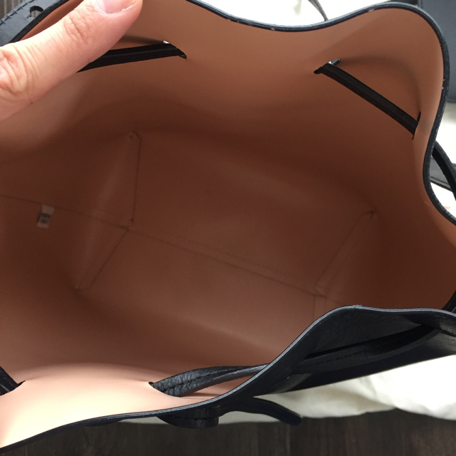 MANSUR GAVRIEL(マンサーガブリエル)の(Kota様専用)Mansur Gavriel bucket bag  レディースのバッグ(ハンドバッグ)の商品写真