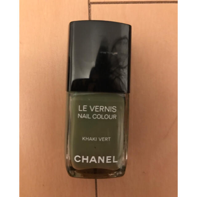 CHANEL(シャネル)のCHANELカーキネイルヴェルニ コスメ/美容のネイル(マニキュア)の商品写真