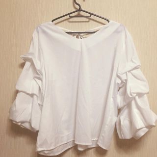 グレイル(GRL)のGRL フリルスリーブブラウス♡ ＊訳あり＊(シャツ/ブラウス(長袖/七分))