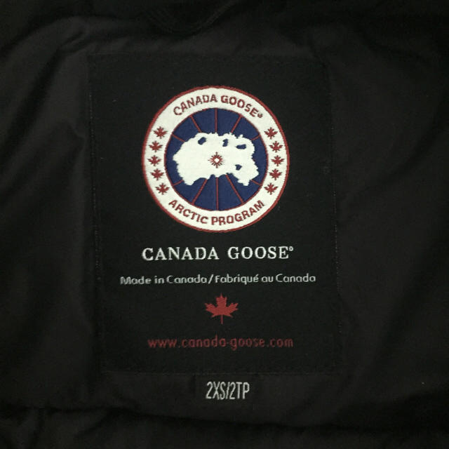 CANADA GOOSE(カナダグース)のゴルチエ様専用カナダグース ダウンベスト メンズのジャケット/アウター(ダウンベスト)の商品写真