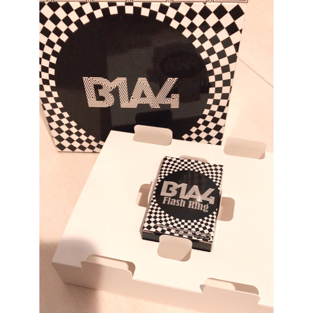 B1A4(ビーワンエーフォー)のB1A4 リング エンタメ/ホビーのタレントグッズ(アイドルグッズ)の商品写真