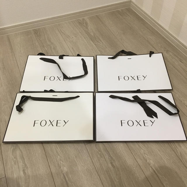 FOXEY(フォクシー)のfoxey 紙袋 4枚セット レディースのバッグ(ショップ袋)の商品写真