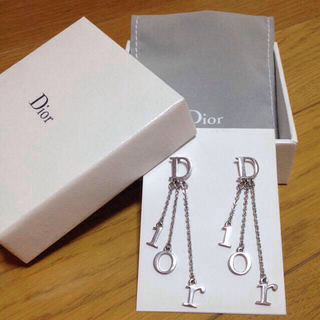 クリスチャンディオール(Christian Dior)のdiorロゴピアス♡(ピアス)