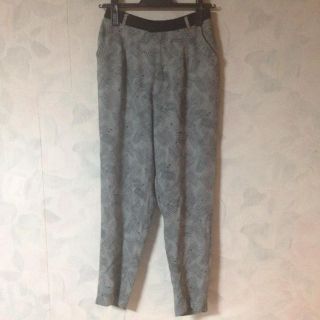 ケービーエフ(KBF)のKBF ギザギザ柄パンツ(サルエルパンツ)
