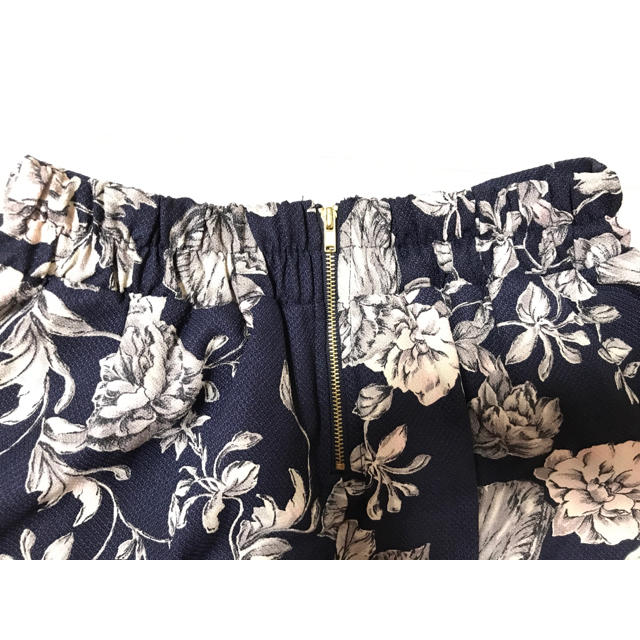 MISCH MASCH(ミッシュマッシュ)のアンティーク花柄スカート レディースのスカート(ひざ丈スカート)の商品写真
