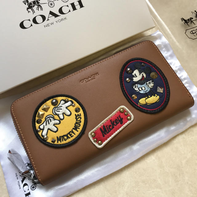 COACH(コーチ)の新作 coach ミッキー 長財布 ブラウン スタッズ コーチ レディースのファッション小物(財布)の商品写真