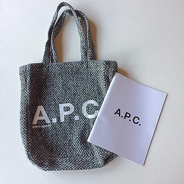 A.P.C(アーペーセー)のAPC 布バッグ&カタログ 2017A//W レディースのバッグ(トートバッグ)の商品写真