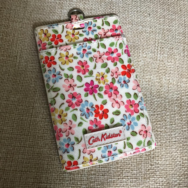 Cath Kidston(キャスキッドソン)の☆キャスキッドソン☆パスケース☆ レディースのファッション小物(名刺入れ/定期入れ)の商品写真