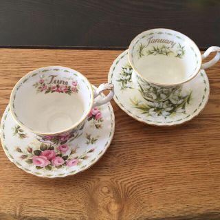 ロイヤルアルバート(ROYAL ALBERT)のロイヤルアルバート カップ&ソーサー 2客セット(食器)