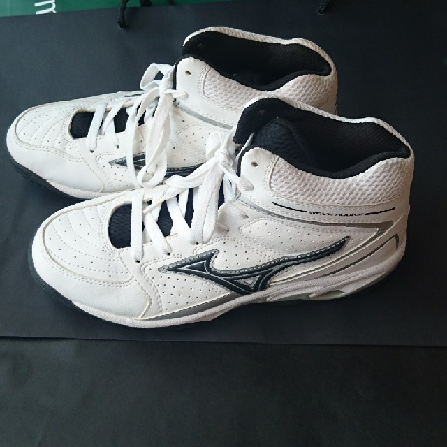 MIZUNO(ミズノ)のMIZUNO バスケットシューズ レディースの靴/シューズ(スニーカー)の商品写真