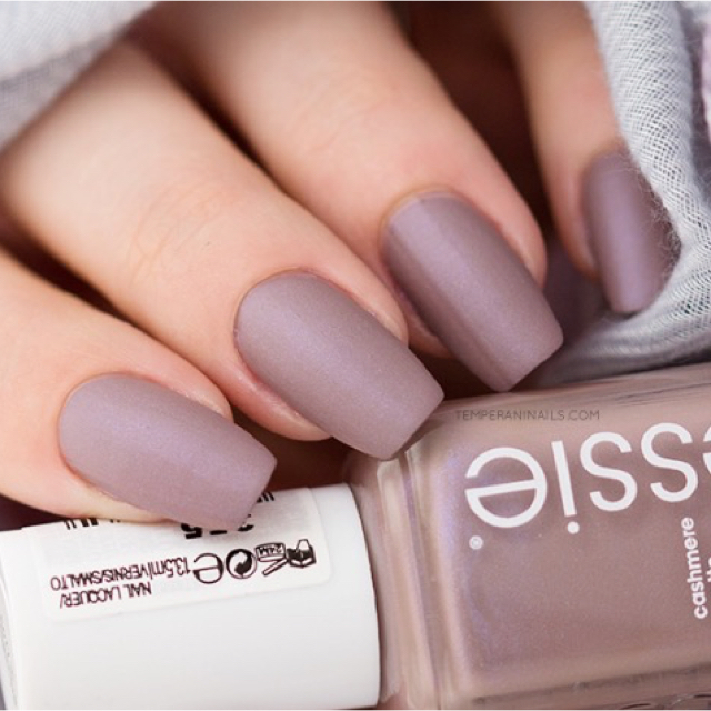 Essie(エッシー)のなつ♪様お値下げ秋色ネイル☆Essie COMFY IN CASHMERE コスメ/美容のネイル(マニキュア)の商品写真