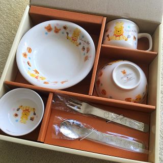 クマノプーサン(くまのプーさん)の【送料込】プーさん 子供食器セット(陶磁器)(食器)