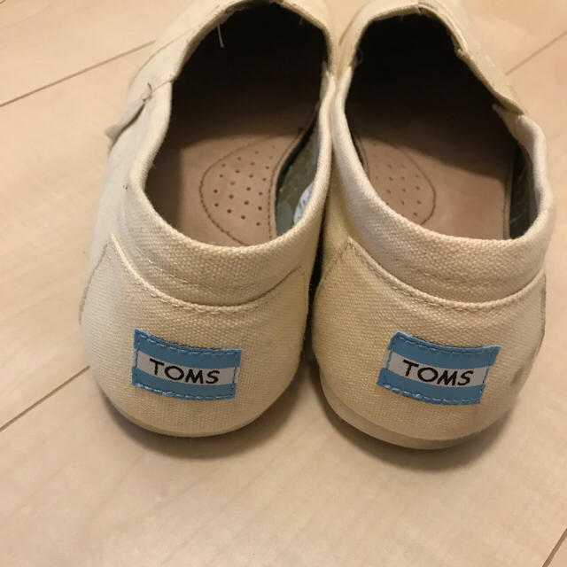 TOMS(トムズ)のTOMS トムス スリッポン 白 レディースの靴/シューズ(スリッポン/モカシン)の商品写真