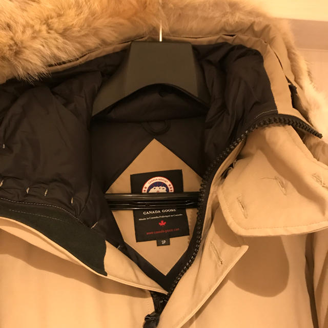 CANADA GOOSE(カナダグース)のCANADAGOOSE カナダグース BROOKFIELD ベージュ S メンズのジャケット/アウター(ダウンジャケット)の商品写真