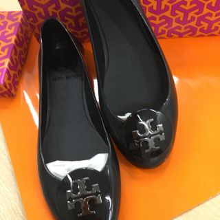 トリーバーチ(Tory Burch)の✨新品未使用 秋の長雨にも ✨Tory Burch ラバー6 黒 トリーバーチ✨(バレエシューズ)