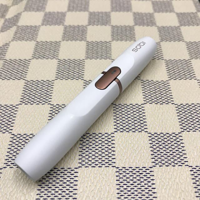 IQOS(アイコス)のIQOS アイコス 2.4plus ホルダー ホワイト中古 美品。TAKA様専用 メンズのファッション小物(タバコグッズ)の商品写真