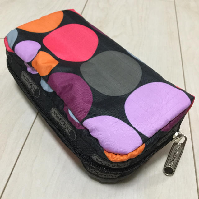 LeSportsac(レスポートサック)のレスポートサック カラフルドット柄コスメポーチ 新品未使用 LeSportsac レディースのファッション小物(ポーチ)の商品写真