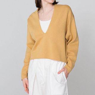 ユニクロ(UNIQLO)のUNIQLO×ルメール  ミラノリブ  Ｖネックセーター キャメル L(ニット/セーター)