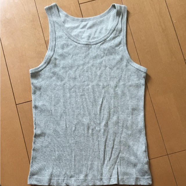 UNIQLO(ユニクロ)の可愛いワタシ様 専用 ユニクロ タンクトップ メンズL メンズのトップス(タンクトップ)の商品写真