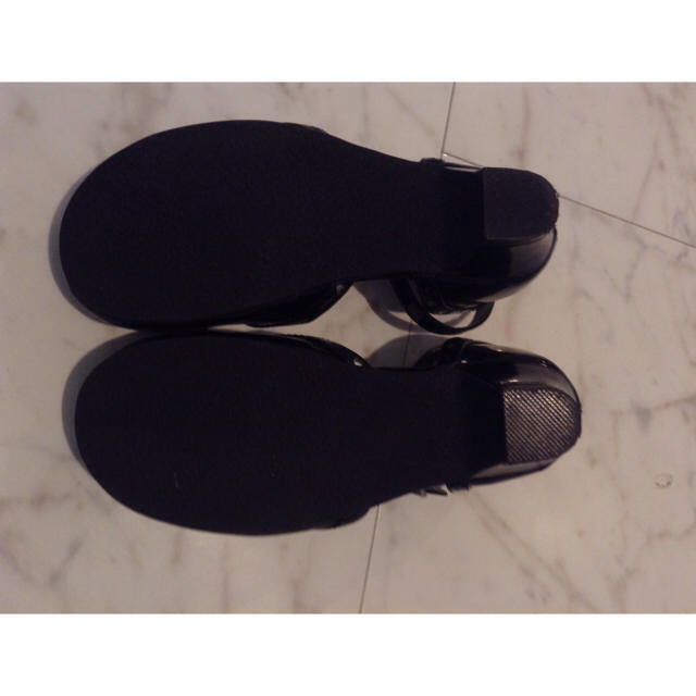 anyFAM(エニィファム)のany FAM黒エナメル靴 20センチ キッズ/ベビー/マタニティのキッズ靴/シューズ(15cm~)(フォーマルシューズ)の商品写真
