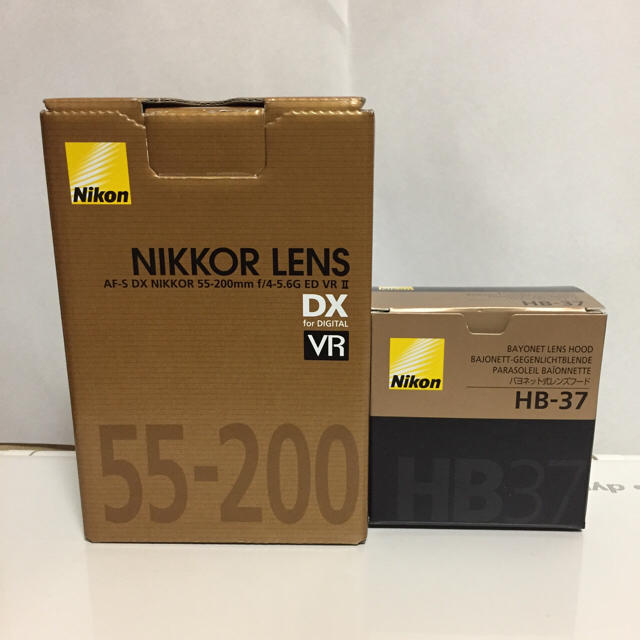 Nikon(ニコン)の新品未使用 Nikon AF-S DX 55-200mm VRⅡ HB-37付き スマホ/家電/カメラのカメラ(レンズ(ズーム))の商品写真