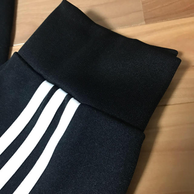 adidas(アディダス)の最安 adidas XSサイズ sst cuffed track pants メンズのパンツ(その他)の商品写真